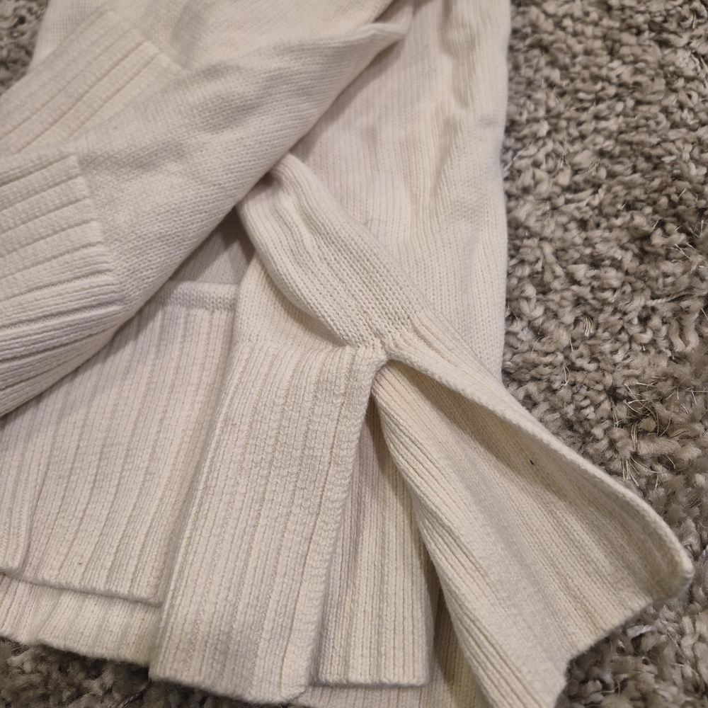 Old Navy Cream Turtleneck Sweater Size L - Picture 5 of 5